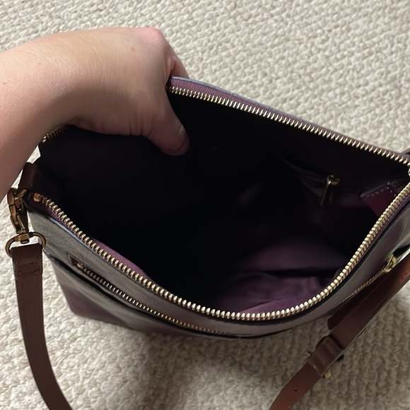 Fossil maroon color Fiona shoulder bag with multiple pockets - Picture 6 of 12